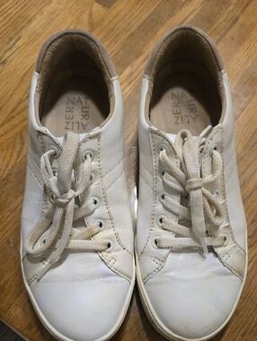 Naturalizer Cream White Leather Sneakers